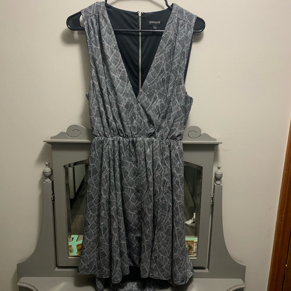 Express size 12 zip back dress